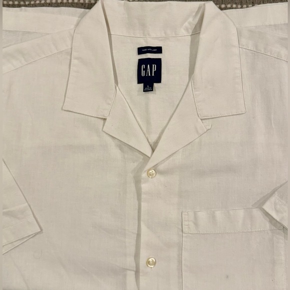 GAP Linen-Blend Button Down Shirt - Picture 3 of 5